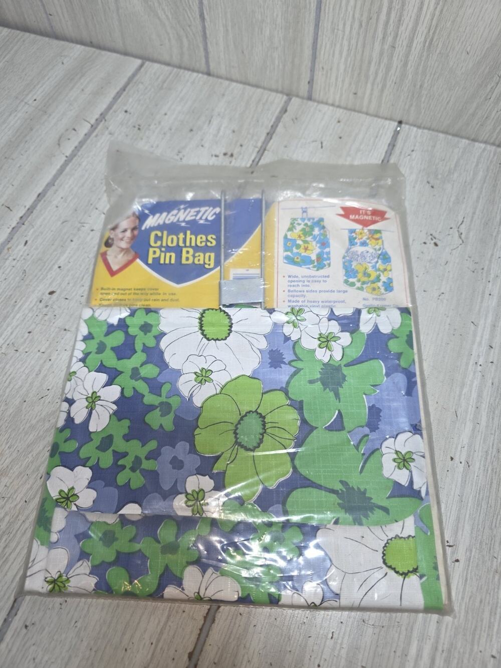 Vtg 60s Guston Kramer Magnetic Clothes Pin Bag Flower Power Blue Green New